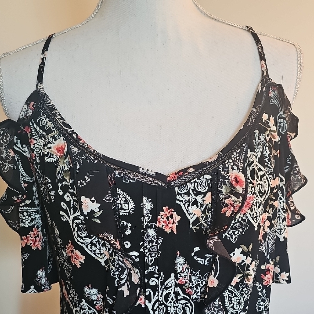 WHBM Floral Black and White Women's Top - Picture 3 of 7